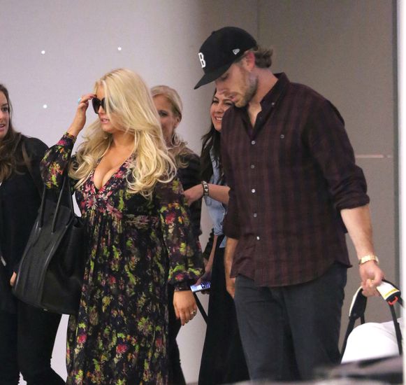 Jessica Simpson nie wszędzie schudła (FOTO) Jessica Simpson nie wszędzie schudła (FOTO)