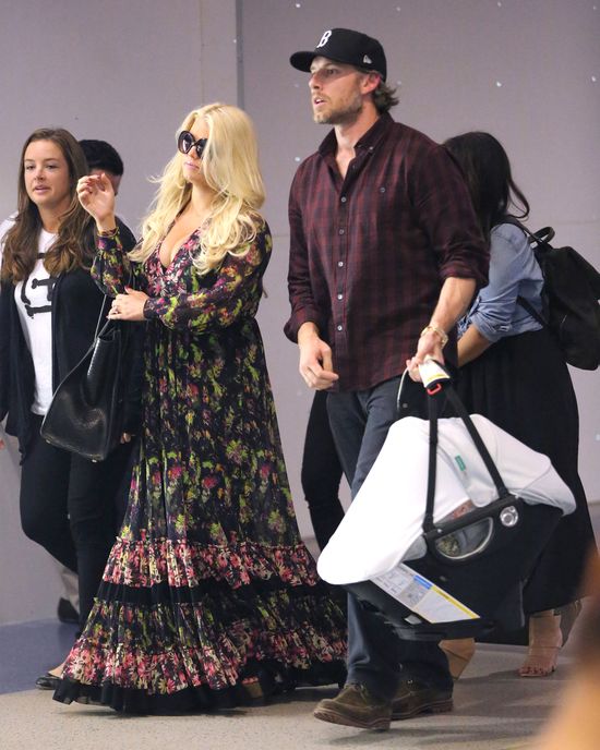 Jessica Simpson nie wszędzie schudła (FOTO) Jessica Simpson nie wszędzie schudła (FOTO)