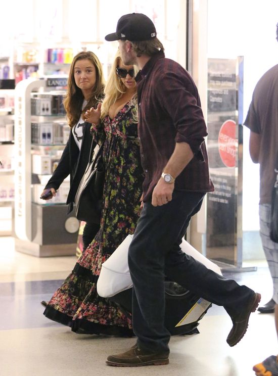 Jessica Simpson nie wszędzie schudła (FOTO) Jessica Simpson nie wszędzie schudła (FOTO)