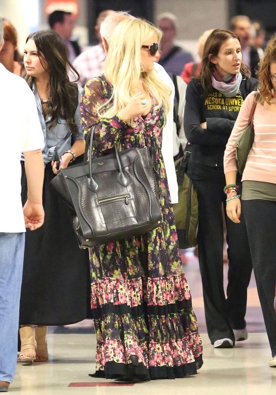 Jessica Simpson nie wszędzie schudła (FOTO) Jessica Simpson nie wszędzie schudła (FOTO)