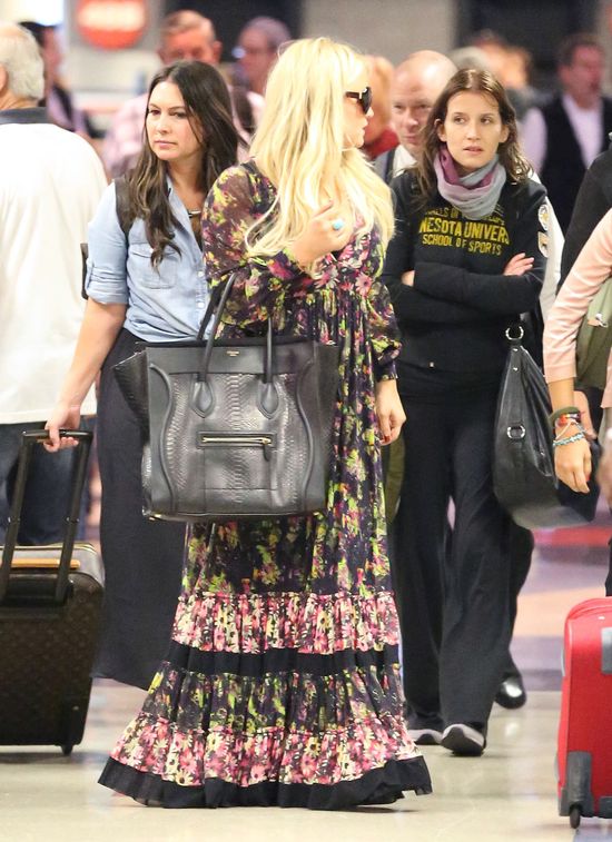 Jessica Simpson nie wszędzie schudła (FOTO) Jessica Simpson nie wszędzie schudła (FOTO)