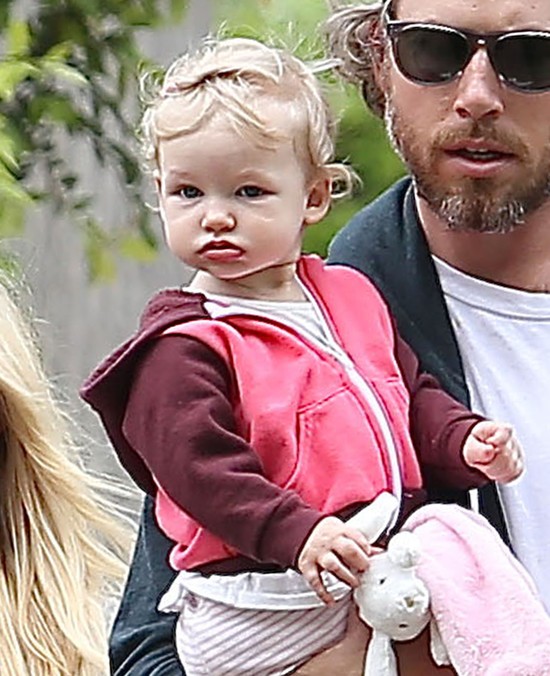 Jessica Simpson Wielkanoc spędza z rodziną (FOTO)