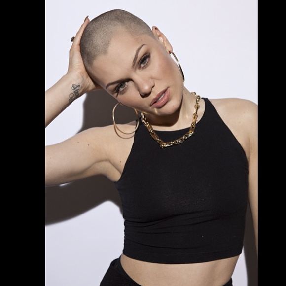 Jessie J ogoliła się na łyso!  (FOTO)