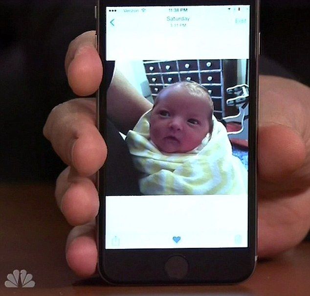 Znany gwiazdor pokazał pierwsze zdjęcia córeczki (FOTO)