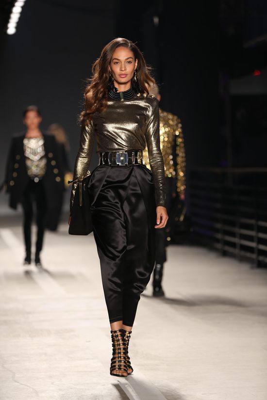 Olivier Rousteig nosił Kendall Jenner na rękach (FOTO) Olivier Rousteig nosił Kendall Jenner na rękach (FOTO)