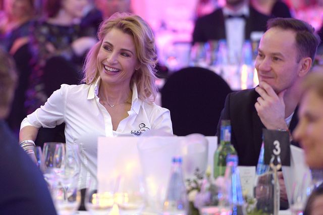 WOW! Ta gwiazda nową fryzurą odmłodziła się o kilka lat (ZDJĘCIA)