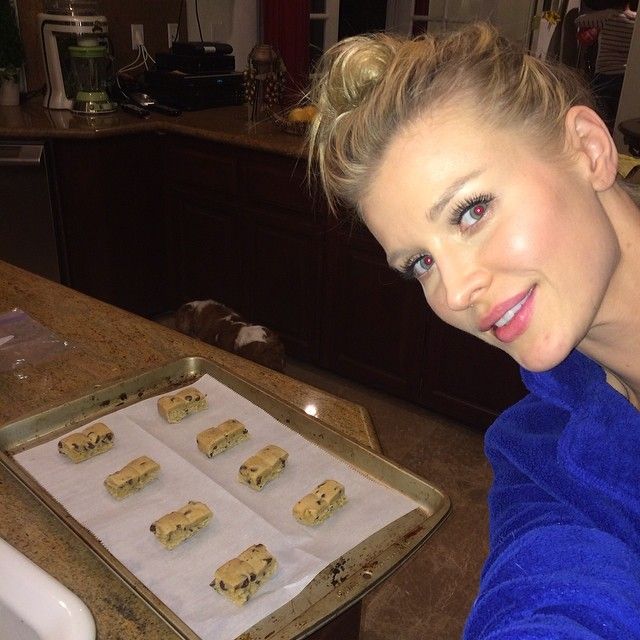 Joanna Krupa z krzyżem na czole (FOTO) Joanna Krupa z krzyżem na czole (FOTO)