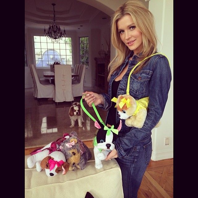 Joanna Krupa z krzyżem na czole (FOTO) Joanna Krupa z krzyżem na czole (FOTO)