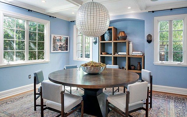 Joe Jonas sprzedaje mieszkanie, bo przypomina mu Gigi? Joe Jonas sprzedaje mieszkanie, bo przypomina mu Gigi?