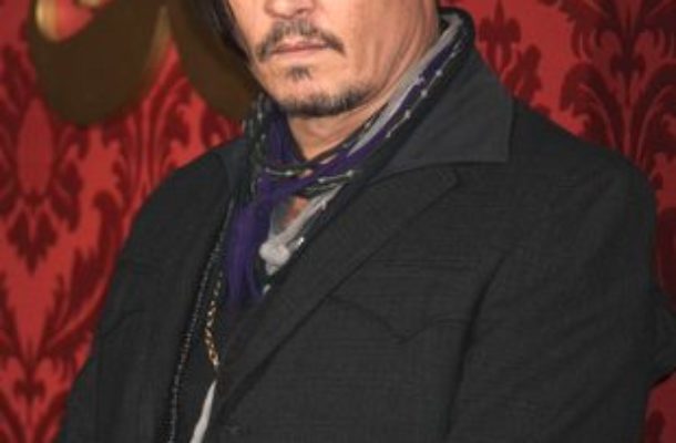 Johnny Depp skrytykowany za udział Lily Rose w kampanii