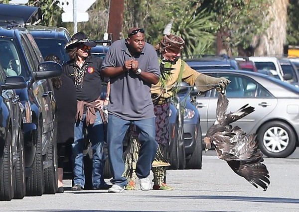 Wyraźnie zaniedbany Johnny Depp (FOTO) Wyraźnie zaniedbany Johnny Depp (FOTO)