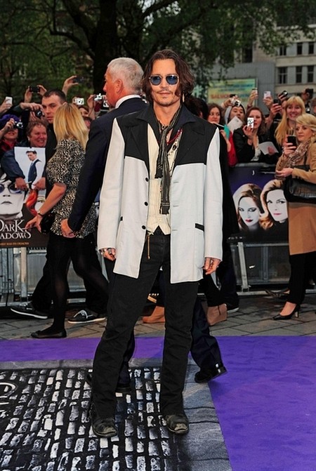 Johnny Depp zaprzecza: Nie rozstałem się z Vanessą Paradis Johnny Depp zaprzecza: Nie rozstałem się z Vanessą Paradis