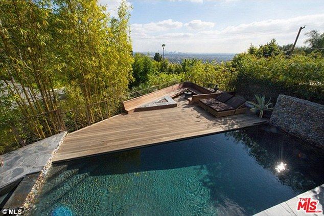 Tak mieszka gwiazda Teorii Wielkiego Podrywu (FOTO) Tak mieszka gwiazda Teorii Wielkiego Podrywu (FOTO)