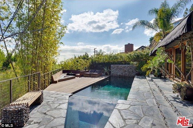 Tak mieszka gwiazda Teorii Wielkiego Podrywu (FOTO) Tak mieszka gwiazda Teorii Wielkiego Podrywu (FOTO)