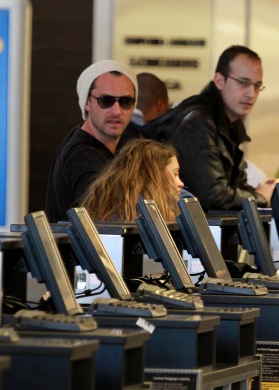 Jude Law tym razem w roli taty (FOTO)