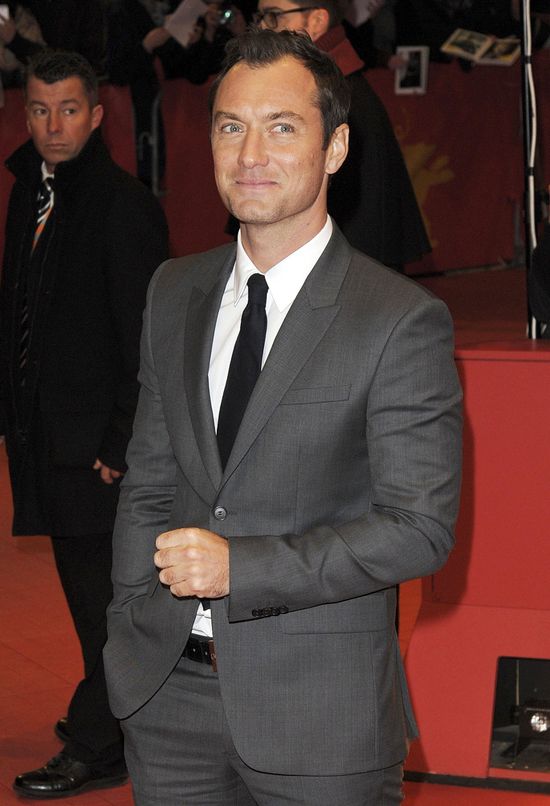 Jude Law zaatakowany przez nielegalnych imigrantów