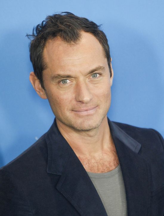 Jude Law zaatakowany przez nielegalnych imigrantów