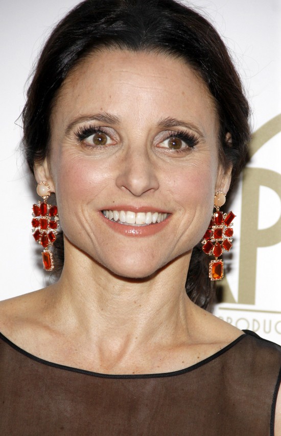 Na ile lat wygląda Julia Louis-Dreyfus? (FOTO)