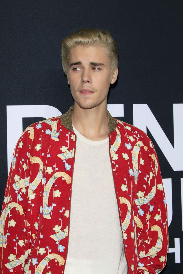 Justin i Selena CAŁUJĄ SIĘ na nowych zdjęciach!