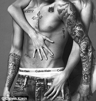Tak wygląda Justin Bieber przed retuszem (FOTO)