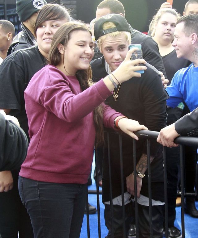 Wypchane spodenki Biebera to nie Photoshop! Wypchane spodenki Biebera to nie Photoshop!