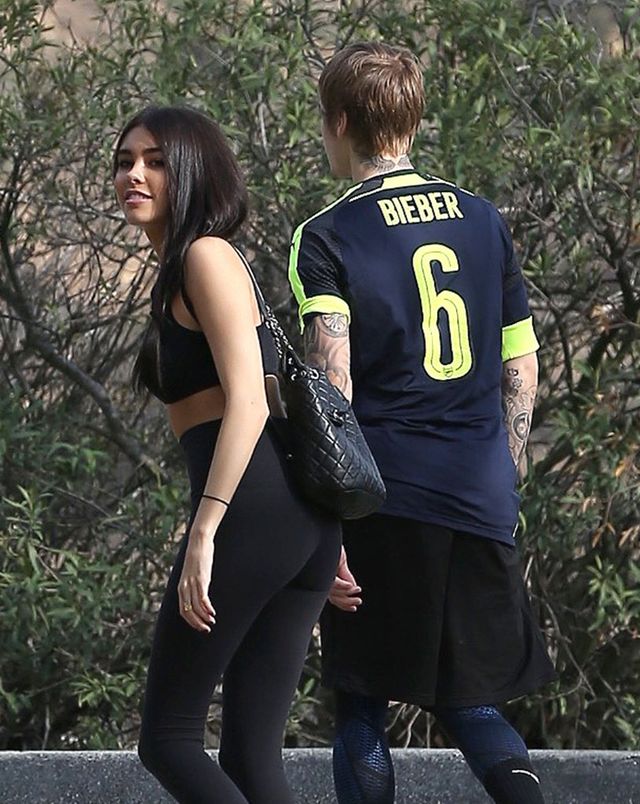 Nie tak ładna jak Selena? Niektórzy twierdzą, że jest bardziej sexy! (FOTO) Nie tak ładna jak Selena? Niektórzy twierdzą, że jest bardziej sexy! (FOTO)