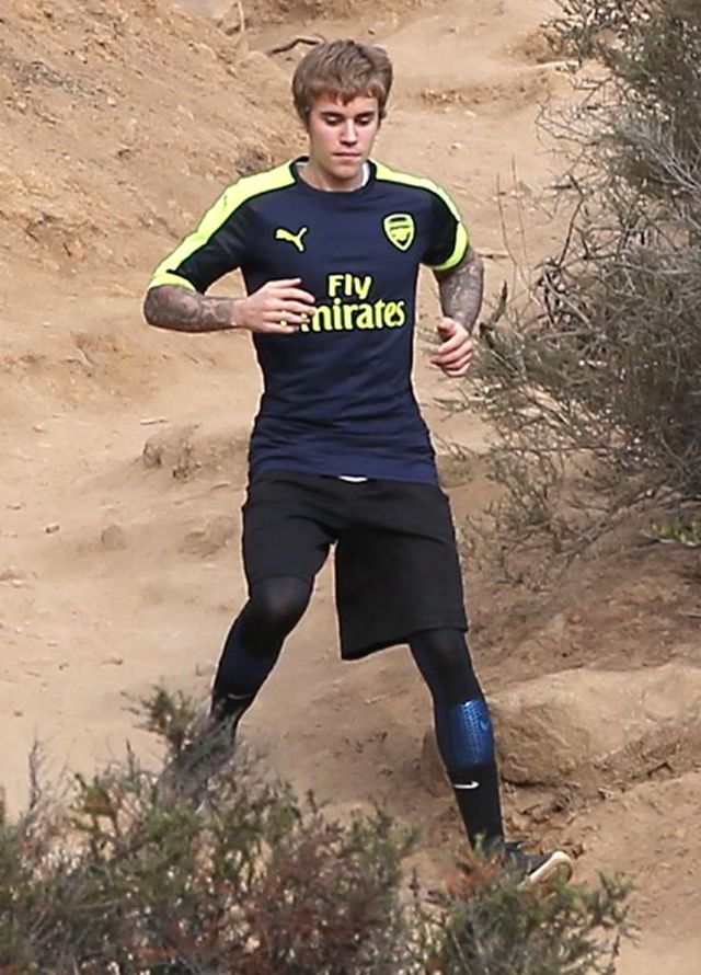 Nie tak ładna jak Selena? Niektórzy twierdzą, że jest bardziej sexy! (FOTO) Nie tak ładna jak Selena? Niektórzy twierdzą, że jest bardziej sexy! (FOTO)