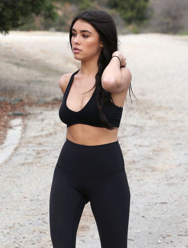 Nie tak ładna jak Selena? Niektórzy twierdzą, że jest bardziej sexy! (FOTO) Nie tak ładna jak Selena? Niektórzy twierdzą, że jest bardziej sexy! (FOTO)