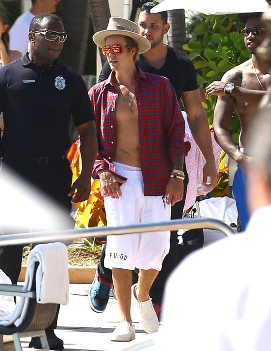 Te zdjęcia tłumaczą wybryki Justina Biebera? (FOTO) Te zdjęcia tłumaczą wybryki Justina Biebera? (FOTO)