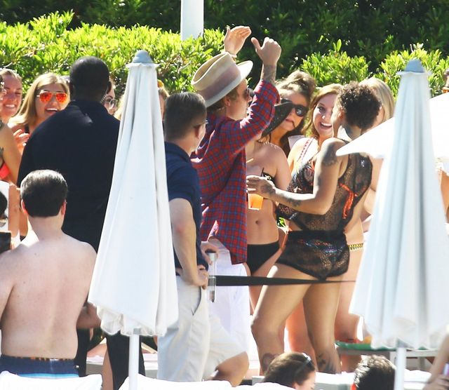 Te zdjęcia tłumaczą wybryki Justina Biebera? (FOTO) Te zdjęcia tłumaczą wybryki Justina Biebera? (FOTO)