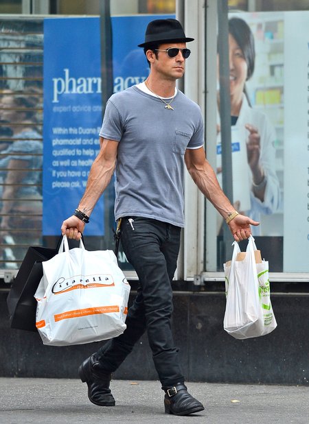 Czyj to mężczyzna? (FOTO)