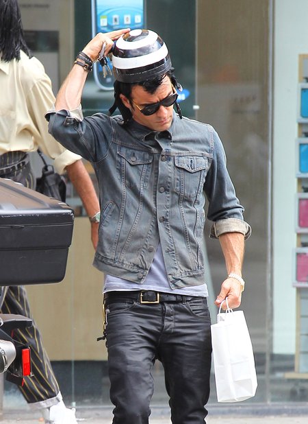 Czyj to mężczyzna? (FOTO)