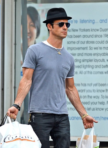 Czyj to mężczyzna? (FOTO)