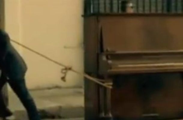 Grenade – nowy teledysk Bruno Marsa [VIDEO]