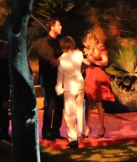 Kaley Cuoco wyszła za mąż w Sylwestra (FOTO) Kaley Cuoco wyszła za mąż w Sylwestra (FOTO)