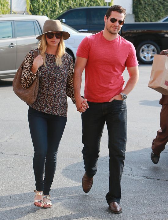 Henry Cavill i Kaley Cuoco: pierwsze zdjęcia zakochanych!  