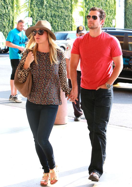 Henry Cavill i Kaley Cuoco: pierwsze zdjęcia zakochanych!  