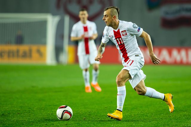 Kamil Grosicki i jego cieszynka w meczu z Armenią