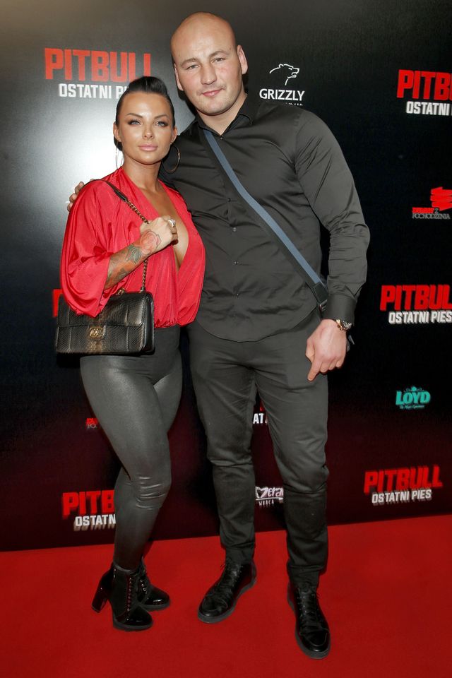 Najgorsza stylówka premiery Pitbulla (ZDJĘCIA)