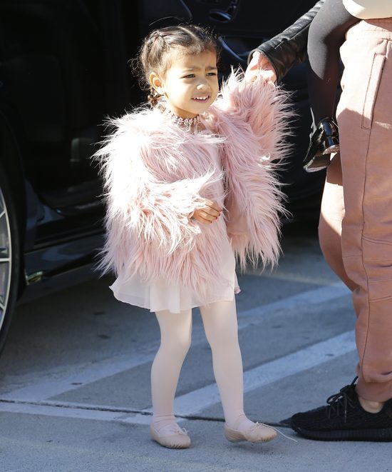 Siostry Kardashian są złe na Kanye Westa?