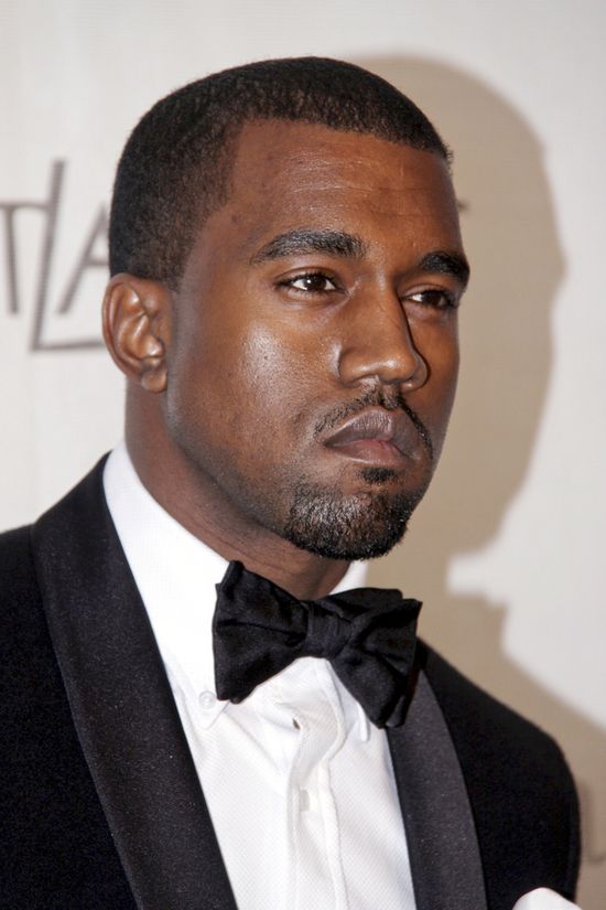 Kanye West tłumaczy się z palca w odbycie 