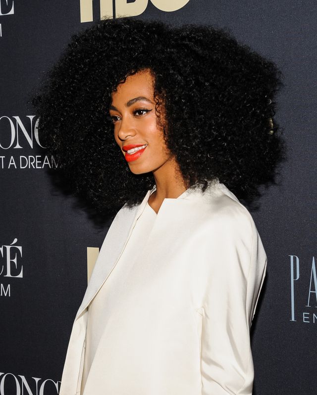 Solange doskonale wie, jak dać Jayowi Z pstryczka w nos