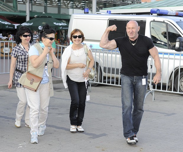 Ojciec Dody napisze książkę