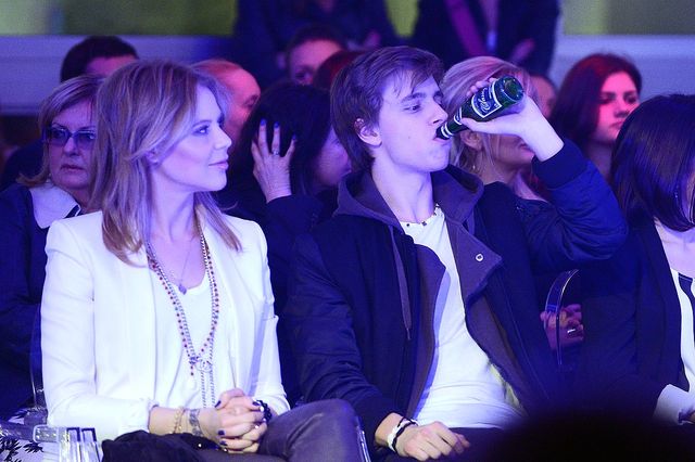 Maciej Musiał - rodzynek na modowej imprezie (FOTO)