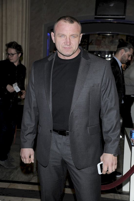 Popek zatrzymany przez policję na promocji KSW! (VIDEO) Popek zatrzymany przez policję na promocji KSW! (VIDEO)