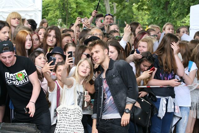 Maff bez retuszu i masa celebrytów na imprezie w Sopocie 
