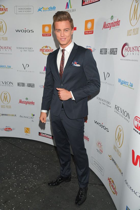 Półnagi Rafał Jonkisz składa życzenia na Dzień Kobiet Półnagi Rafał Jonkisz składa życzenia na Dzień Kobiet