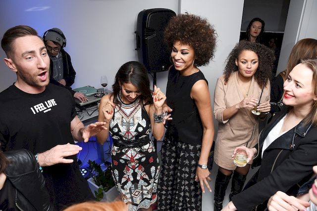 Łukasz Jakóbiak OŚMIESZONY w amerykańskim show! (VIDEO) Łukasz Jakóbiak OŚMIESZONY w amerykańskim show! (VIDEO)