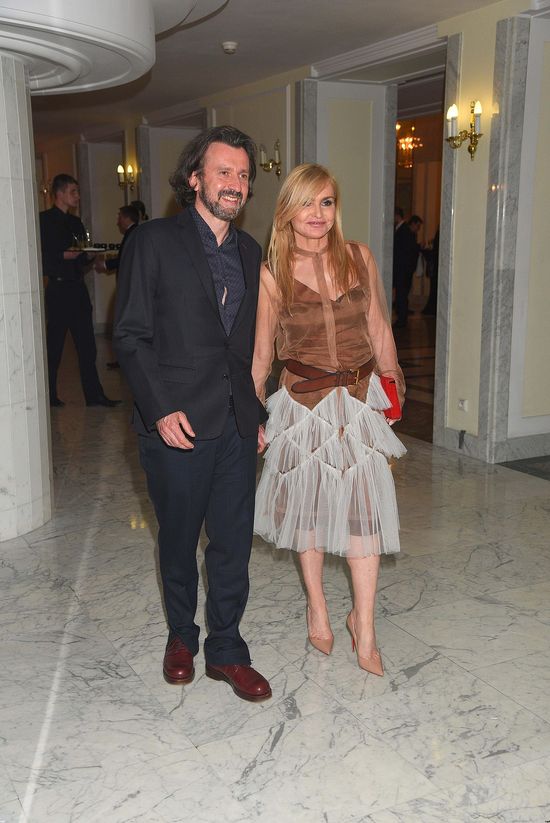 Monika Olejnik pojawiła się w... przezroczystych falbankach 