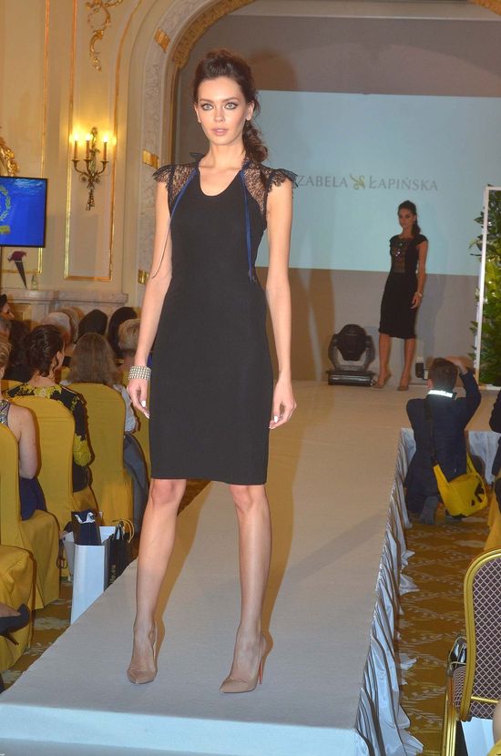 Miss Polski i Miss Supranational na pokazie nowej kolekcji Izabeli Łapińskiej
